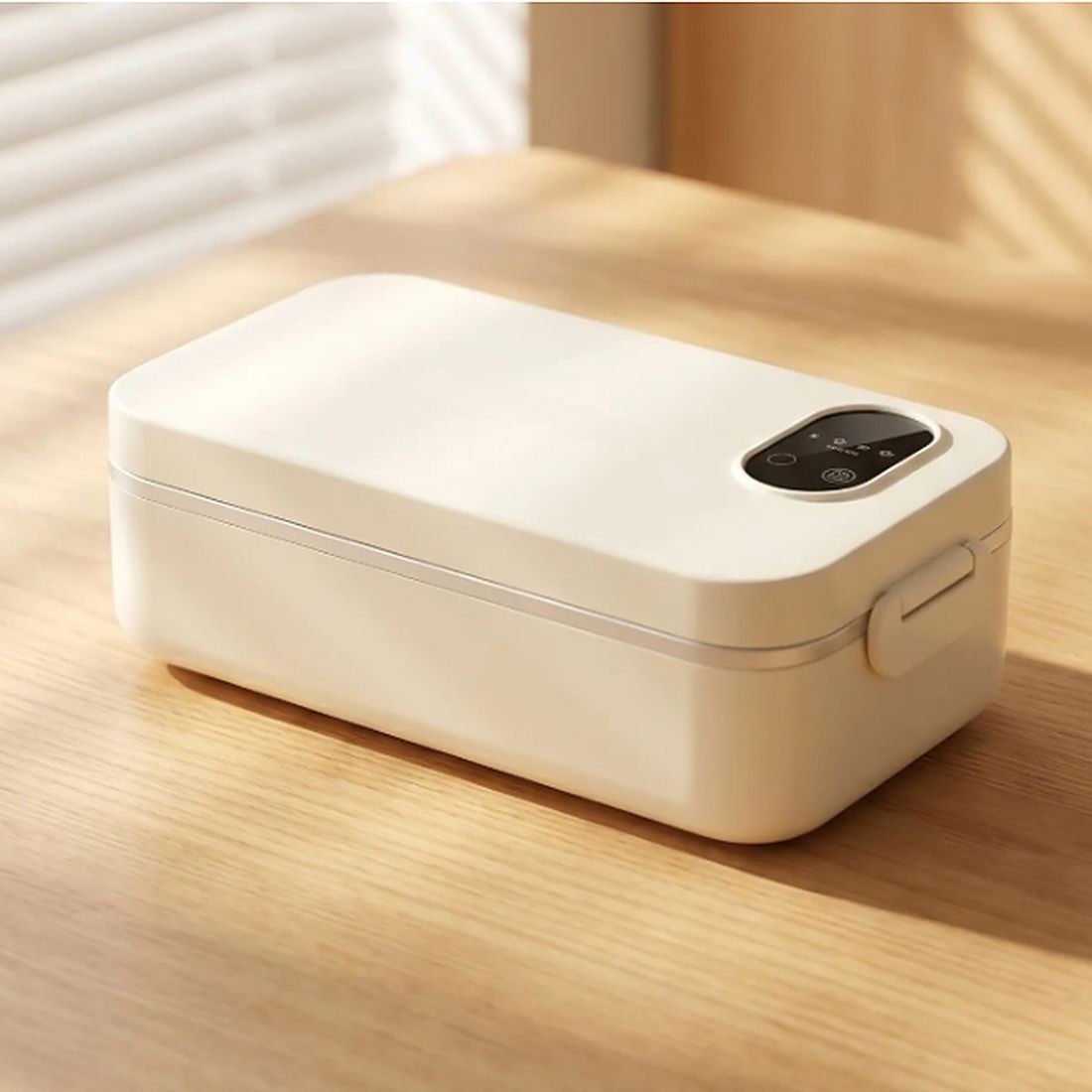 Tausti 2.0 Heated LunchBox on a wooden table